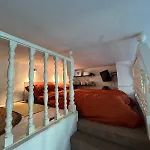 Maisonette Studio Flat In Putney